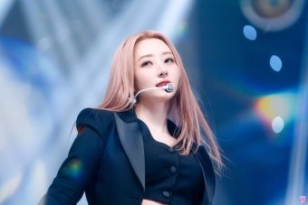 콘셉트 장인 ‘드림캐쳐’ - 수아 : PD노트 : [포토스케치] 세상을 향한 강렬한 메시지! 콘셉트 장인 ‘드림캐쳐’ - 수아 : SBS - 2022 | 드림캐쳐...