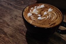 쌍문동 가배미혼 커피 . 라떼아트. . 시간이 흘러서 좋은게 있고 시간이 흘러서 안 좋은게 있다. . 참 어려운 인생...... 