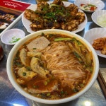 #쌀국수 이 얼큰하고 감칠맛 나는 #곱창쌀국수 가 먹고 싶어서 두번째 방문했다🐷 안먹어본 메뉴인 #타마린새우 랑 음료는 #베트남커피... 