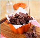 소홍두깨 (국내산) 조단백(70%이상) 조지방(7%이하) 조회분(4%이하) 수분(14%이하) (사료검정인정기관 에이엔프드)  1. 국내산 최상급 한우를... 