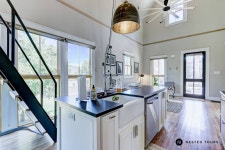 THE BEST PLACES TO STAY IN WACO — Tanna Wasilchak - 2020 | 작은 집, 2층 집, 집