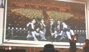 RT @superbandday6: 데이식스 첫 팬미팅 넘 예쁜 추억으로 남을거 같아 가운데로 옹기종기 모여서 배경은 팬석 하트ㅜ 넘...