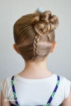 Dutch braid into a side top knot #toddlerTops | 예쁜 머리, 머리