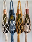 Wine Accessories // Wine Gift for Her // Holiday Hostess Gift // Boho Wine Gift // Gift under 30 | Diy 공예, 핸드메이드, 크로셰