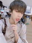 VERIVERY no Twitter: [#동헌] 이제 슬슬 봄이 다가오나봐요!! 용승이에게 8000일 축하받은게 엊그제 같은데 오늘은 제가 태어난지 9000일이... 