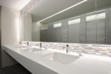Commercial Restroom | 화장실