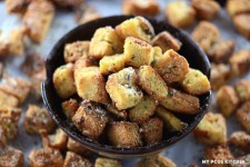 Low carb garlic croutons | Low carb gluten free, Pcos diet recipes, Garlic crouton