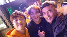 161120 #Minho - Choi Jinho Instagram Update: #회식 #샤이니 #민호우 좌 오징어 우 오징어 뒤 오징어 https://instagram.com/p/BNB... 