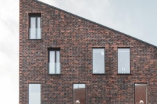 grey and red brick facade windows front view Krøyers Plads Denmark | 벽돌 건축, 건축, 벽돌