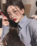 이미지: 사람 1명, 안경 | 헤어 메이크업, 아름다운 여성, 얼굴