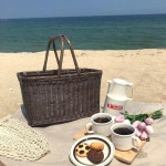 곳 행복행복🌊 ㆍ카페에세이 : 북카페 ㆍ강원 강릉시 연곡면 영진길33 (주차가능) ㆍ10:00-22:00 (일요일 휴… | Straw bag, Bags, Straw