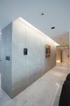 일산 강선마을 벽산아파트 58평형 모던스타일 복도, 현관 & 계단 by mid 먹줄 모던 in 2020 | Modern hallway, Living room designs... 