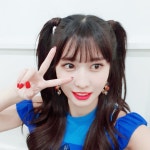 역시 원스 응원법 들으면 신기하게 엄청 힘이나고 신난다아앙ㅎㅎ 역시 원스랑 트와이스는 하나다...ㅋㅋ  모모는 지금 여러까지 헤어스타일... 