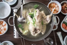 아차산과 서울풍경, 동사골토종닭집-  와인모임에서 아차산을 등산하였습니다..큰 산은 아니지만 아담하게 꾸며놓은 것이 가볍게 등산하게에 좋은... 