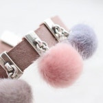 Pin van 지원 전 op 팔찌 | Lederen sieraden, Sieraden, Bedels
