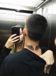 초일류로 가고 있는 강남 레깅스가 기대가 됩니다 - 진정한 부자 | Tatuagem no pescoço, Tatuagem cruz no pescoço, Tatuagens... 