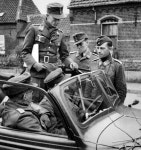 Lieutenant General Herman Ploher (Hermann Lukas Plocher, 1901 - 1980) listens to the report of a subor… | 제2차 세계대전, 군대