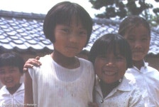 빈곤의 시대, 1960년대 한국의 농촌 (안양, 수원 부근) | Korean photo, Korea, Couple photos