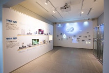 Exhibition/Museum에 있는 rayrinyah jaja님의 핀 | 그래픽 디자인, 사인 디자인, 박물관