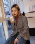 A S H 슐리 on Instagram: “Thank God I’m finally going Christmas shopping today 💃🏻 4 more days! Also, uploaded a new v... 