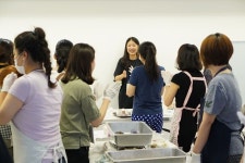 엄마의 뜨개질을 2년만에 35억으로 만든 26살 김대리 | 1boon - 2020 | 아메리칸 어패럴, 강아지 스웨터, 길리 슈트