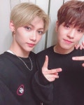 누가 꽃인지 ㅎ하하하하하하하하하하하하ㅏㅏ하하하핳하하하하 #죄송합니다#StrayKids#STAY#오늘_가방_MD_가방💕#오늘_신발... 