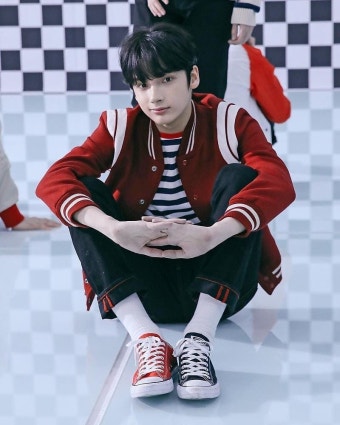 투모로우바이투게더 <어느날 머리에서 뿔이 자랐다> DEBUT CELEBRATION SHOW Sketch  #TOMORROW_X_TOGETHER #TXT...