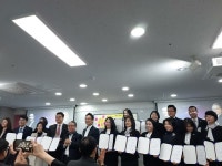 클래스가 다른 휴앤컴퍼니 교육위원회 출범...위촉장 수여 2019 Bizsumer Vision School “꿈을 꾼다는 것은 자기 자신과... 