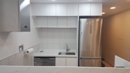 산본 사이버텔 오피스텔 / 작은 주방, 한샘 무광 매트 화이트 싱크대 상부장과 하부장 / 삼성 세미빌트인 냉장고(슬림스타일... 