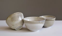 Bowls. Porcelain with White Shino glaze. | 물레