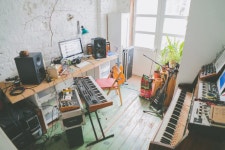 Rival Consoles studio | 스튜디오 인테리어, 인테리어, 스튜디오