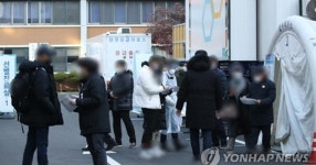 대학가 선별진료소에 익명검사까지…숨은 감염자 찾기 총력 - 2020 | 대통령, 낙인