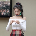 예에 있는 지수 김님의 핀 | 패션 스타일, 연예인, 색