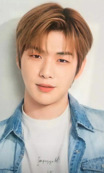 ปักพินโดย Moon ใน ♡강다니엘♡ | พระเจ้า