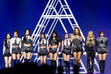 TWICE 5TH WORLD TOUR SYDNEY in 2023 | Twice, One in a million, Fans cafe