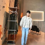 나는 쇼핑을 좋아하고 내 미소로 더 귀여워 보입니다.  #fashion #style #stylish #love #me #me #cute #photooftheday #nails... 