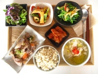 시원한 순두부 애호박 콩나물 찌개, 짭쪼롬 맛있는 돼지 불고기... 건강하고 맛있는 밥상 드시러 오세요~^^  대한독립만세! #밥…