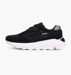 S-sneakers에 있는 핀