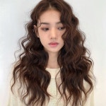 Pin page 차홍아르더 도산점 실장 강건호 긴머리웨이브 긴머리펌 (@ardor.064) · Instagram 照片和视频 | Tóc dài gợn sóng... 