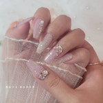 네일몽드🌸홍대네일🌸러블리감성 네일샵 on Instagram: “❣140,ㅡ⠀⠀ 𓍯 12월 아트 여리공쥬~ 여리 퍼핑 시럽컬러🥰 은은한... 