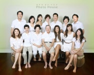엘에이 대가족사진, 엘에이 야외촬영, Family Portrait, Outdoor... Photo House Photography… | 가족사진, 대가족 사진, 스튜디오 가족 사진