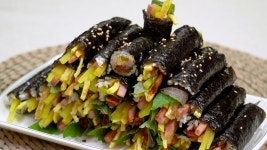 소스 필요없이 김치만 볶아주면 핵 꿀맛! 세상편한 꼬마김밥 | 요리, 음식, 간단한 요리법