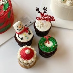 ♡┊Christmas에 있는 𝖶𝖾𝖽.님의 핀 | 크리스마스 음식, 크리스마스 컵케이크, 크리스마스 케이크 디자인