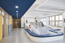 [4] 서울 면동초등학교 교실: 방치된 복도에 미로와 미끄럼틀을! | 교실, 리모델링, 사례