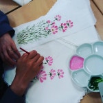 진주홈플러스평생교육스쿨   천아트수업  무명천에 코스모스 그리기  #진주홈플러스평생교육스쿨 #천아트#천아트반제품... 