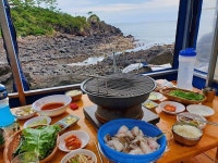 여기는 정말 주차 3대만 가능 사람없는 곳이라서 더 좋았던 곳 아나고구이.맛있어 여기 술하고 음료수는 사가지고  . . . 여기는 정말... 