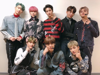 Pin auf ATEEZ (에이티즈)