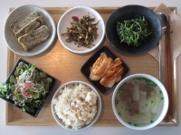 2013년 5월 26일 토요일 담백하고, 소박한 색과 맛으로, 입맛을 돌려낼 오늘의 그때그때밥상 입니다.노릇하게구원진계란말이,바삭한멸치볶음... 