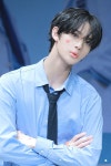Pin von _𝒐𝒏𝒆_𝒘𝒂𝒚_𝒕𝒐_𝒎𝒙𝒓𝒔_ auf ⇨ cix|씨아이엑스
