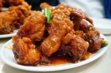 Sinpo Dak-Ganjeong 신포닭강정 | Food, Korean food, Cauliflower buffalo wings